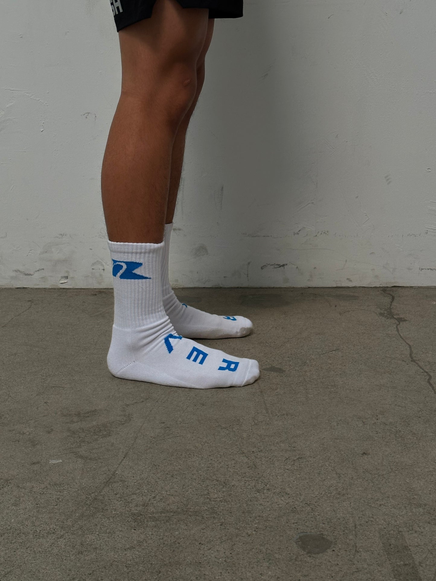 TRAINING SOCK (WHITE/COBALT)